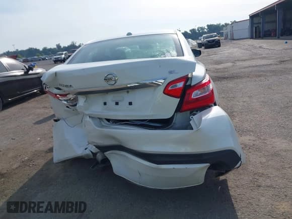 ✅ 2016 Nissan Altima SR • VIN: 1N4AL3AP1GC267025 • Лот: 42572847. Опубликован ранее на IAAI с пробегом 118 993 миль. Бесплатный доступ к архиву аукционных продаж из США и подробный отчёт об истории автомобиля на DreamBid. Изображение 16.