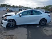 ✅ 2023 Toyota Camry Hybrid XLE • VIN: 4T1F31AK2PU053515 • Lot: 43695853. Wystawiony na IAAI z przebiegiem 16 894 mil. Bezpłatny archiwum sprzedaży aukcyjnych z USA i szczegółowy raport historii pojazdu na DreamBid. Zdjęcie 14.