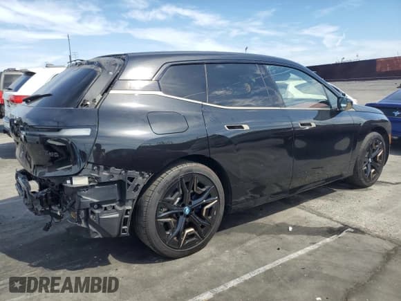 ✅ 2023 BMW iX M60 • VIN: WB533CF03PCM58438 • Лот: 69134175. Опубликован ранее на Copart с пробегом 43 247 миль. Бесплатный доступ к архиву аукционных продаж из США и подробный отчёт об истории автомобиля на DreamBid. Изображение 3.