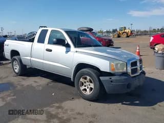 ✅ 2005 Dodge Dakota SLT • VIN: 1D7HW42NX5S134596 • Лот: 43314356. Опубликован ранее на IAAI с пробегом 129 087 миль. Бесплатный доступ к архиву аукционных продаж из США и подробный отчёт об истории автомобиля на DreamBid. Изображение 1.