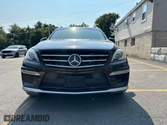 ✅ 2013 Mercedes-Benz M 63 AMG • VIN: 4JGDA7EB5DA138680 • Lot: 71911724. Wystawiony na Copart z przebiegiem 138 526 mil. Bezpłatny archiwum sprzedaży aukcyjnych z USA i szczegółowy raport historii pojazdu na DreamBid. Zdjęcie 9.