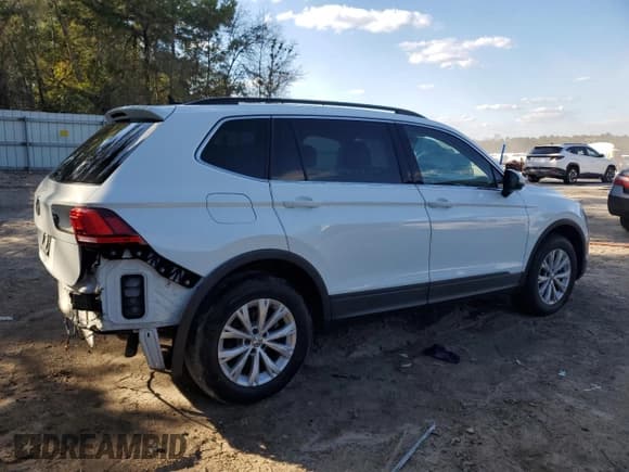 ✅ 2019 Volkswagen Tiguan SE • VIN: 3VV3B7AX4KM138007 • Lot: 91008285. Listed on Copart with 13,103 mi. Free auction sales archive from the USA and detailed vehicle history report at DreamBid. Image 3.