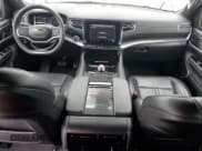 ✅ 2022 Jeep Wagoneer Series I • VIN: 1C4SJUAT8NS228393 • Lot: 71098654. Listed on Copart with 39,524 mi. Free auction sales archive from the USA and detailed vehicle history report at DreamBid. Image 8.