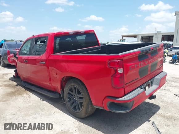 ✅ 2023 Chevrolet Silverado 1500 Custom • VIN: 1GCPABEK7PZ222199 • Lot: 42552747. Wystawiony na IAAI z przebiegiem 30 690 mil. Bezpłatny archiwum sprzedaży aukcyjnych z USA i szczegółowy raport historii pojazdu na DreamBid. Zdjęcie 3.