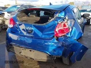 ✅ 2016 Hyundai Veloster • VIN: KMHTC6AD8GU257544 • Lot: 41429095. Wystawiony na IAAI z przebiegiem 108 741 mil. Bezpłatny archiwum sprzedaży aukcyjnych z USA i szczegółowy raport historii pojazdu na DreamBid. Zdjęcie 6.