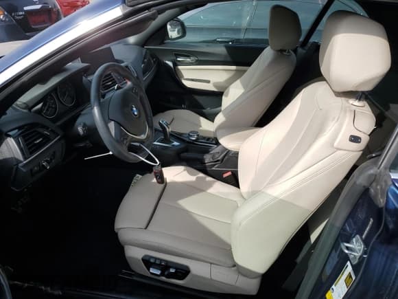 ✅ 2017 BMW 2 Series 230i xDrive • VIN: WBA2M9C33HV717821 • Lot: 74850254. Listed on Copart with 34,534 mi. Free auction sales archive from the USA and detailed vehicle history report at DreamBid. Image 7.