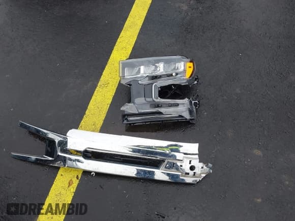 ✅ 2019 Chevrolet Silverado 1500 LT • VIN: 3GCPYDEK7KG138139 • Lot: 43720288. Wystawiony na IAAI z przebiegiem 97 800 mil. Bezpłatny archiwum sprzedaży aukcyjnych z USA i szczegółowy raport historii pojazdu na DreamBid. Zdjęcie 12.