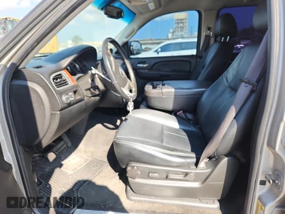 ✅ 2008 GMC Yukon SLE 3SA • VIN: 1GKFC13C78R182319 • Lot: 71489555. Wystawiony na Copart z przebiegiem 238 567 mil. Bezpłatny archiwum sprzedaży aukcyjnych z USA i szczegółowy raport historii pojazdu na DreamBid. Zdjęcie 7.