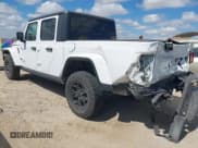 ✅ 2021 Jeep Gladiator Willys • VIN: 1C6HJTAG5ML566339 • Lot: 43276618. Wystawiony na IAAI z przebiegiem 47 620 mil. Bezpłatny archiwum sprzedaży aukcyjnych z USA i szczegółowy raport historii pojazdu na DreamBid. Zdjęcie 3.