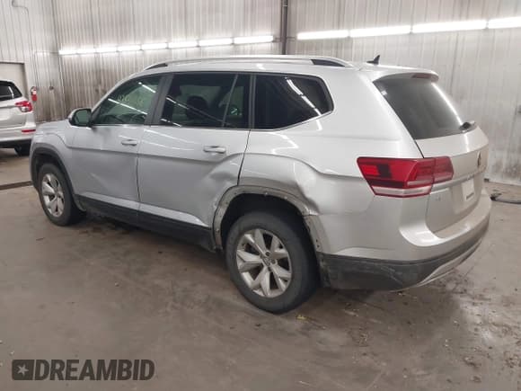 ✅ 2018 Volkswagen Atlas SE • VIN: 1V2KR2CA8JC573127 • Lot: 43534656. Wystawiony na IAAI z przebiegiem 183 216 mil. Bezpłatny archiwum sprzedaży aukcyjnych z USA i szczegółowy raport historii pojazdu na DreamBid. Zdjęcie 3.