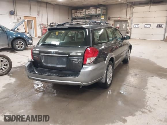 ✅ 2008 Subaru Outback L.L. Bean • VIN: 4S4BP86C884314242 • Lot: 41365737. Listed on IAAI with 233,384 mi. Free auction sales archive from the USA and detailed vehicle history report at DreamBid. Image 4.