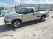 ✅ 2003 Chevrolet S-10 LS • VIN: 1GCCS14H238228861 • Лот: 42959495. Опубликован ранее на Copart с пробегом 180 080 миль. Бесплатный доступ к архиву аукционных продаж из США и подробный отчёт об истории автомобиля на DreamBid. Изображение 1.