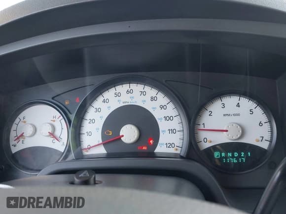 ✅ 2006 Dodge Dakota ST • VIN: 1D7HW28N46S510786 • Lot: 43624703. Wystawiony na IAAI z przebiegiem 117 617 mil. Bezpłatny archiwum sprzedaży aukcyjnych z USA i szczegółowy raport historii pojazdu na DreamBid. Zdjęcie 7.