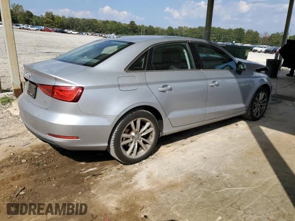 ✅ 2015 Audi A3 Premium • VIN: WAUAJGFF1F1061976 • Lot: 81288655. Listed on Copart with 86,372 mi. Free auction sales archive from the USA and detailed vehicle history report at DreamBid. Image 3.