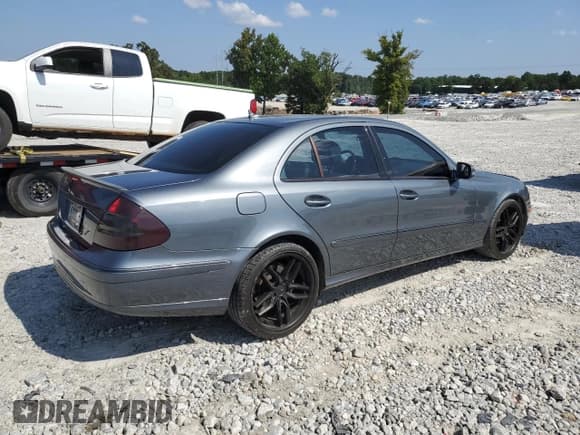 ✅ 2009 Mercedes-Benz E 320 • VIN: WDBUF22X79B373087 • Lot: 68605214. Wystawiony na Copart z przebiegiem 195 757 mil. Bezpłatny archiwum sprzedaży aukcyjnych z USA i szczegółowy raport historii pojazdu na DreamBid. Zdjęcie 3.