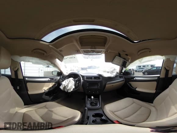 ✅ 2015 Volkswagen Jetta SE • VIN: 3VWD07AJ5FM254002 • Лот: 41827446. Опубликован ранее на IAAI с пробегом 136 708 миль. Бесплатный доступ к архиву аукционных продаж из США и подробный отчёт об истории автомобиля на DreamBid. Изображение 19.