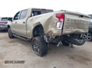 ✅ 2022 Chevrolet Silverado 1500 LT Trail Boss • VIN: 3GCUDFED4NG518510 • Lot: 41190719. Wystawiony na IAAI z przebiegiem 42 517 mil. Bezpłatny archiwum sprzedaży aukcyjnych z USA i szczegółowy raport historii pojazdu na DreamBid. Zdjęcie 3.