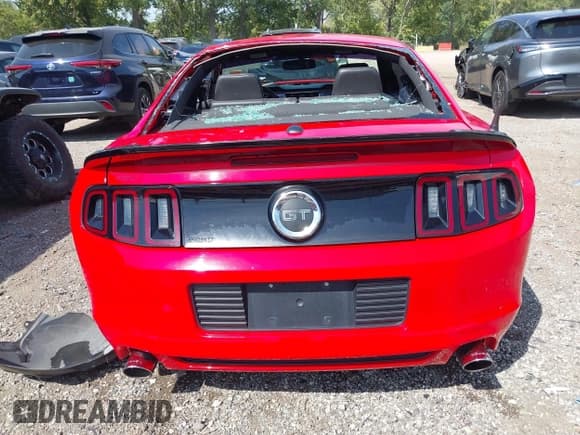 ✅ 2014 Ford Mustang GT • VIN: 1ZVBP8CF5E5200625 • Lot: 43207991. Listed on IAAI with 122,978 mi. Free auction sales archive from the USA and detailed vehicle history report at DreamBid. Image 17.