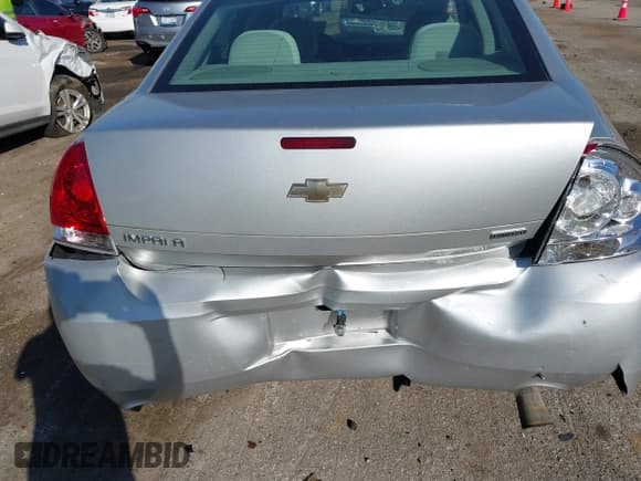 ✅ 2014 Chevrolet Impala LS • VIN: 2G1WA5E35E1173671 • Lot: 43320026. Listed on IAAI with 159,547 mi. Free auction sales archive from the USA and detailed vehicle history report at DreamBid. Image 6.