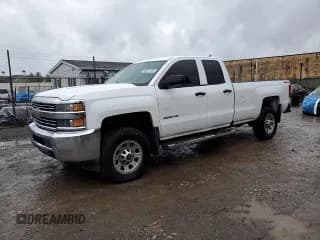 ✅ 2015 Chevrolet Silverado 2500HD Work Truck • VIN: 1GC2KUEGXFZ526074 • Lot: 56301155. Wystawiony na Copart z przebiegiem 192 872 mil. Bezpłatny archiwum sprzedaży aukcyjnych z USA i szczegółowy raport historii pojazdu na DreamBid. Zdjęcie 1.