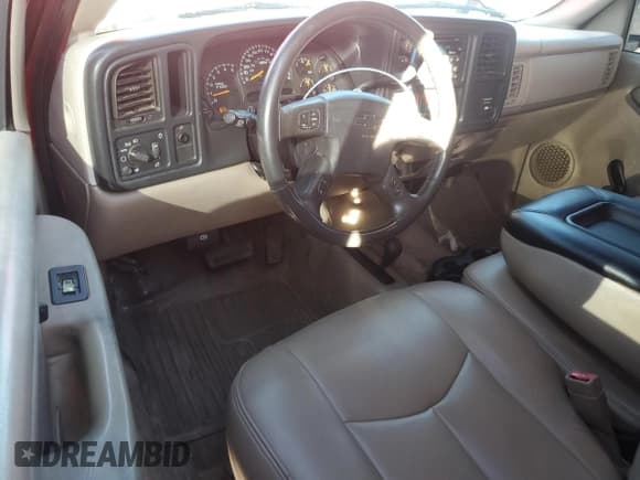 ✅ 2003 Chevrolet Silverado 1500 LS • VIN: 1GCEK14T43Z284324 • Lot: 93046075. Wystawiony na Copart z przebiegiem 191 940 mil. Bezpłatny archiwum sprzedaży aukcyjnych z USA i szczegółowy raport historii pojazdu na DreamBid. Zdjęcie 8.