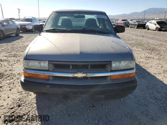 ✅ 2003 Chevrolet S-10 LS • VIN: 1GCCS19H538272863 • Lot: 92825525. Listed on Copart with 194,982 mi. Free auction sales archive from the USA and detailed vehicle history report at DreamBid. Image 5.