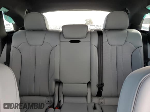 ✅ 2025 Audi Q5 Prestige • VIN: WA1F2AFY0S2004204 • Lot: 84071495. Wystawiony na Copart z przebiegiem Nie podano. Bezpłatny archiwum sprzedaży aukcyjnych z USA i szczegółowy raport historii pojazdu na DreamBid. Zdjęcie 10.