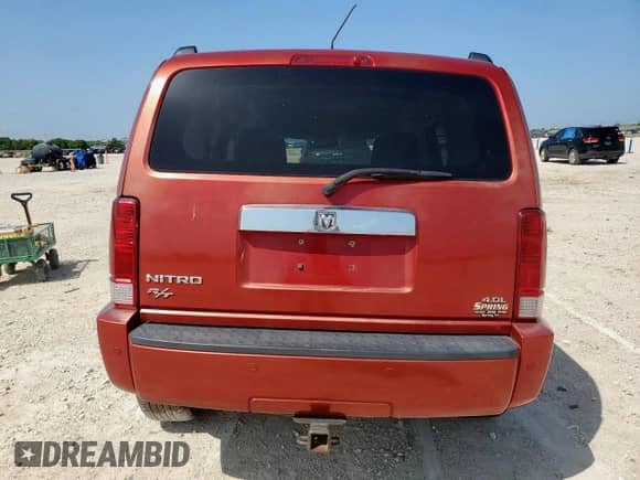 2008 Dodge Nitro R/T with VIN 1D8GT58628W127399, listed as a Copart auction lot 61335475 with 106,255 mi miles and Salvage title. Bid and sale history available at DreamBid. Image 6.