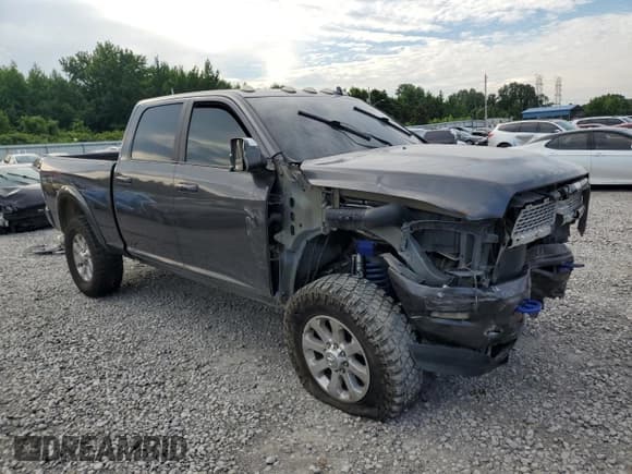 ✅ 2018 Ram 2500 Laramie • VIN: 3C6UR5FL6JG365292 • Lot: 62952235. Wystawiony na Copart z przebiegiem 141 176 mil. Bezpłatny archiwum sprzedaży aukcyjnych z USA i szczegółowy raport historii pojazdu na DreamBid. Zdjęcie 4.
