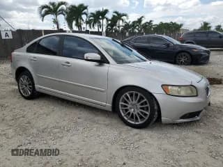 ✅ 2009 Volvo S40 2.4L • VIN: YV1MS382792459041 • Lot: 72120914. Listed on Copart with 111,834 mi. Free auction sales archive from the USA and detailed vehicle history report at DreamBid. Image 4.