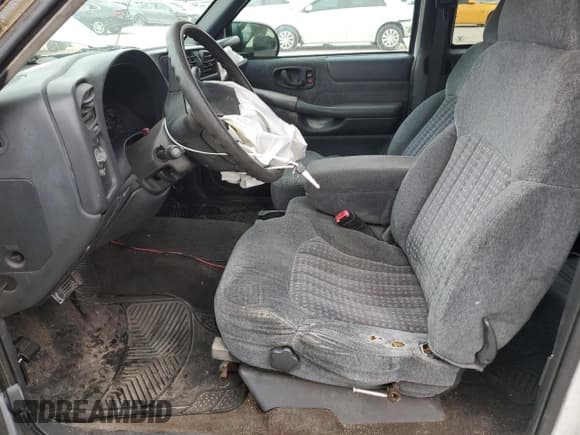 ✅ 2000 Chevrolet S-10 LS • VIN: 1GCCS19W9YK106385 • Лот: 43113425. Опубликован ранее на Copart с пробегом 222 516 миль. Бесплатный доступ к архиву аукционных продаж из США и подробный отчёт об истории автомобиля на DreamBid. Изображение 7.