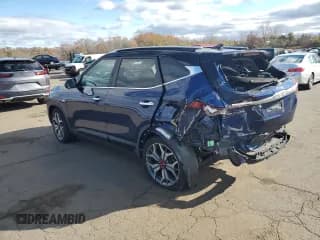 ✅ 2022 Kia Seltos SX • VIN: KNDETCA21N7293923 • Лот: 90654215. Опубликован ранее на Copart с пробегом 35 314 миль. Бесплатный доступ к архиву аукционных продаж из США и подробный отчёт об истории автомобиля на DreamBid. Изображение 2.