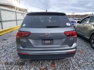 ✅ 2020 Volkswagen Tiguan SE • VIN: 3VV2B7AX5LM140846 • Lot: 92483835. Wystawiony na Copart z przebiegiem 25 172 mil. Bezpłatny archiwum sprzedaży aukcyjnych z USA i szczegółowy raport historii pojazdu na DreamBid. Zdjęcie 6.