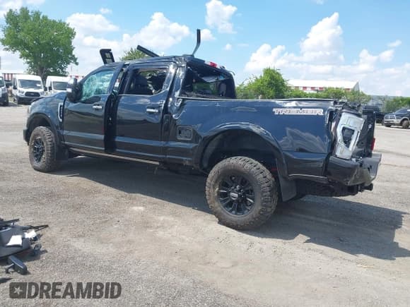 ✅ 2021 Ford F-250 XL • VIN: 1FT7W2BN6MED82402 • Lot: 42268592. Listed on IAAI with 32,570 mi. Free auction sales archive from the USA and detailed vehicle history report at DreamBid. Image 3.