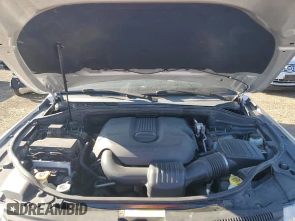 ✅ 2011 Jeep Grand Cherokee Laredo • VIN: 1J4RR4GG1BC572715 • Lot: 90520495. Listed on Copart with 136,553 mi. Free auction sales archive from the USA and detailed vehicle history report at DreamBid. Image 11.