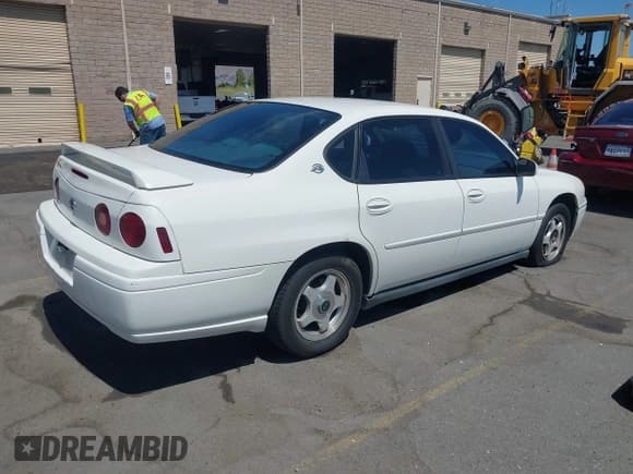 ✅ 2004 Chevrolet Impala • VIN: 2G1WF52E049452646 • Lot: 42841541. Wystawiony na IAAI z przebiegiem 125 700 mil. Bezpłatny archiwum sprzedaży aukcyjnych z USA i szczegółowy raport historii pojazdu na DreamBid. Zdjęcie 4.