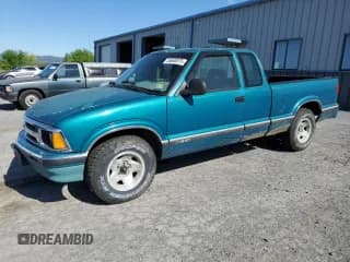 ✅ 1995 Chevrolet S-10 LS • VIN: 1GCCS1942SK241259 • Лот: 54600075. Опубликован ранее на Copart с пробегом 267 998 миль. Бесплатный доступ к архиву аукционных продаж из США и подробный отчёт об истории автомобиля на DreamBid. Изображение 1.