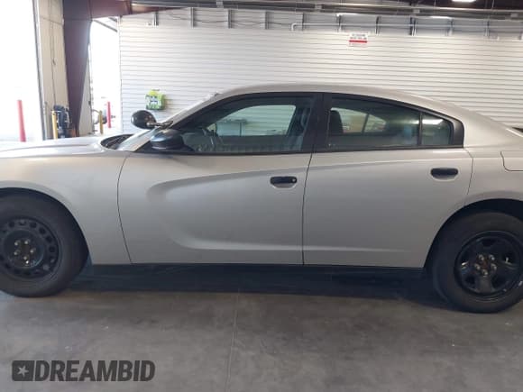 ✅ 2016 Dodge Charger Police • VIN: 2C3CDXKT7GH319536 • Лот: 43679083. Опубликован ранее на IAAI с пробегом 114 665 миль. Бесплатный доступ к архиву аукционных продаж из США и подробный отчёт об истории автомобиля на DreamBid. Изображение 14.