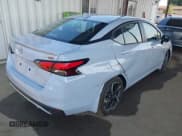 ✅ 2025 Nissan Versa SR • VIN: 3N1CN8FV3SL810084 • Лот: 42721078. Опубликован ранее на IAAI с пробегом 9 070 миль. Бесплатный доступ к архиву аукционных продаж из США и подробный отчёт об истории автомобиля на DreamBid. Изображение 4.