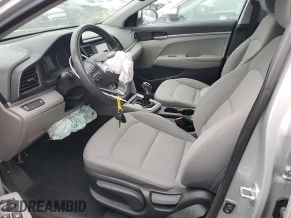 ✅ 2019 Hyundai Elantra SE • VIN: KMHD74LF0KU757010 • Lot: 81782175. Wystawiony na Copart z przebiegiem 77 147 mil. Bezpłatny archiwum sprzedaży aukcyjnych z USA i szczegółowy raport historii pojazdu na DreamBid. Zdjęcie 7.