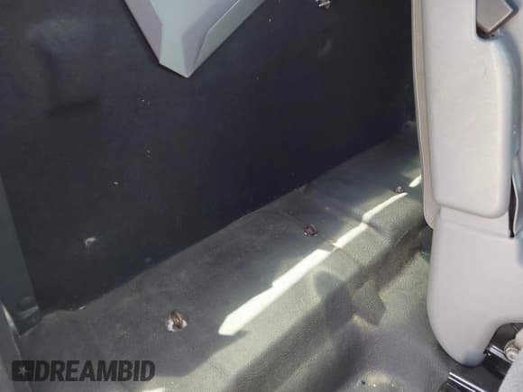 ✅ 2013 Ford F-150 XL • VIN: 1FTMF1CM8DKE05876 • Lot: 42676775. Listed on IAAI with 153,305 mi. Free auction sales archive from the USA and detailed vehicle history report at DreamBid. Image 8.