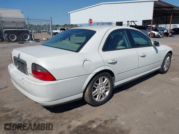 ✅ 2005 Lincoln LS Sport • VIN: 1LNHM87A85Y644578 • Lot: 41650673. Wystawiony na IAAI z przebiegiem 183 437 mil. Bezpłatny archiwum sprzedaży aukcyjnych z USA i szczegółowy raport historii pojazdu na DreamBid. Zdjęcie 4.