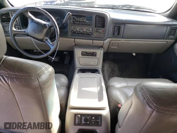 2002 Chevrolet Suburban LS с VIN 3GNFK16Z02G210488, выставлен на аукционе Copart как лот 75819804 с пробегом 278 873 миль миль и Списание • Salvage title. История ставок и продаж доступна на DreamBid. Изображение 8.