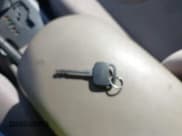 ✅ 2006 Toyota RAV4 • VIN: JTMZD33V765023162 • Lot: 40449322. Wystawiony na IAAI z przebiegiem 248 806 mil. Bezpłatny archiwum sprzedaży aukcyjnych z USA i szczegółowy raport historii pojazdu na DreamBid. Zdjęcie 11.