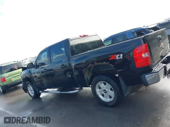 2007 Chevrolet Silverado 1500 1LT with VIN 3GCEK13MX7G532298, listed as a IAAI auction lot 42661195 with 136,960 mi miles and . Bid and sale history available at DreamBid. Image 15.
