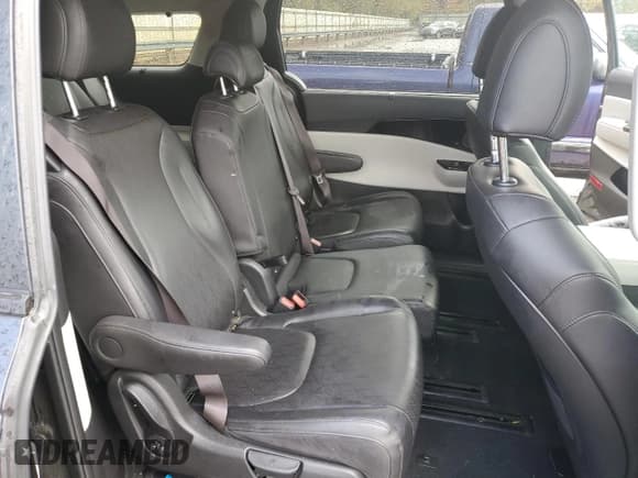 ✅ 2024 Kia Carnival EX • VIN: KNDNC5H32R6406249 • Лот: 82651955. Опубликован ранее на Copart с пробегом 29 460 миль. Бесплатный доступ к архиву аукционных продаж из США и подробный отчёт об истории автомобиля на DreamBid. Изображение 11.