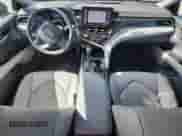 2022 Toyota Camry SE с VIN 4T1G11BK7NU055573, выставлен на аукционе Copart как лот 70327775 с пробегом 19 437 миль миль и Списание • Salvage title. История ставок и продаж доступна на DreamBid. Изображение 8.