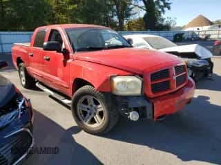 2007 Dodge Dakota SLT z VIN 1D7HW48N57S103881, wystawiony jako Copart lot #75803604 z przebiegiem 194 688 mil mil oraz Szkoda całkowita • Salvage title. Historia ofert i sprzedaży dostępna na DreamBid. Obrazek 4.