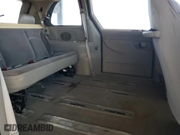 ✅ 2001 Chrysler Voyager • VIN: 1C4GJ25351B120098 • Lot: 80496045. Wystawiony na Copart z przebiegiem 292 110 mil. Bezpłatny archiwum sprzedaży aukcyjnych z USA i szczegółowy raport historii pojazdu na DreamBid. Zdjęcie 11.