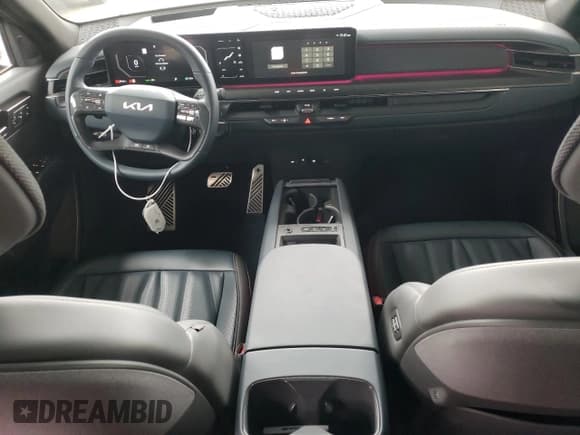 ✅ 2024 Kia EV9 GT-Line • VIN: KNDAEFS52R6031276 • Lot: 85803914. Wystawiony na Copart z przebiegiem 4 802 mil. Bezpłatny archiwum sprzedaży aukcyjnych z USA i szczegółowy raport historii pojazdu na DreamBid. Zdjęcie 8.